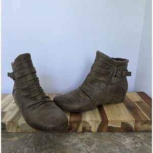 Baretraps Sheigh Ankle Boots Women's 7.5M Olive Green‎ Quilted Buckle